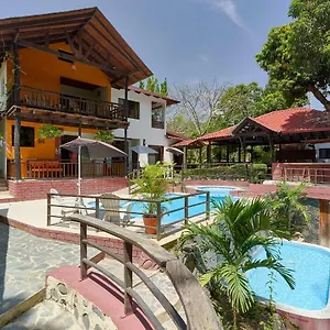 Villa Bayacanes En La Carretera La Vega, Jarabacoa